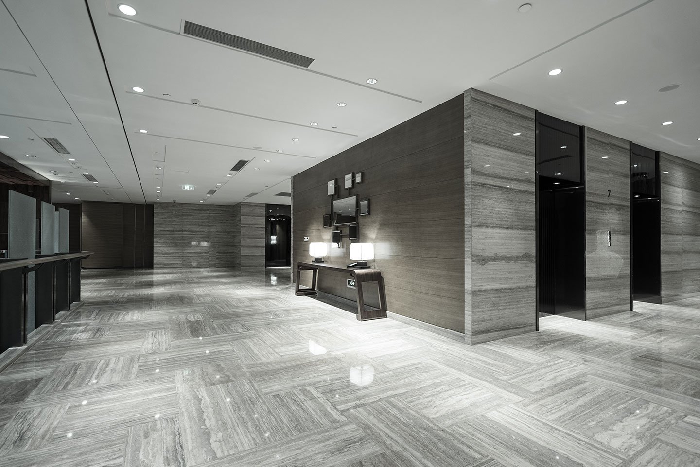 Гранд Плазад 5 давхарын 220m² оффис